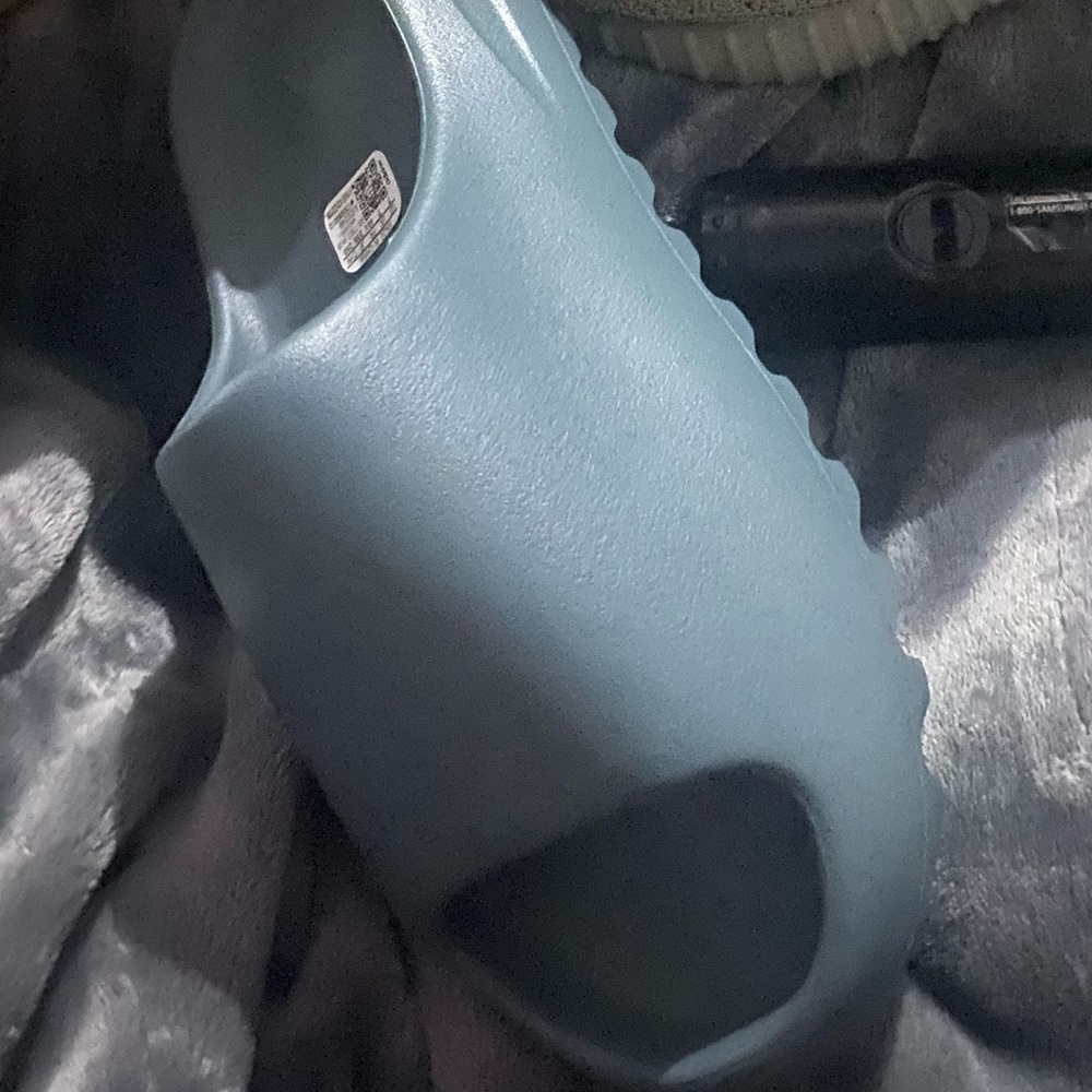 brand new yeezy slides